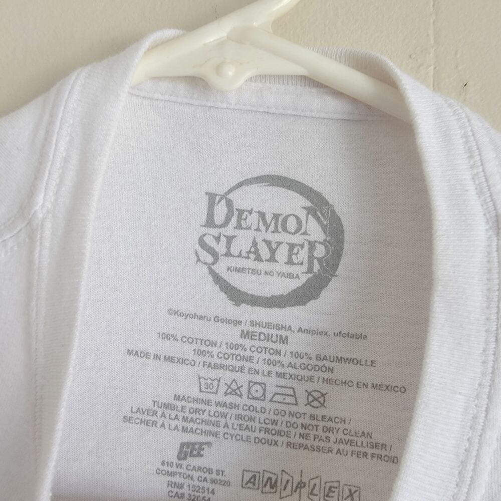 Hot Topic White Demon Slayer Graphic T-Shirt - Picture 3 of 3